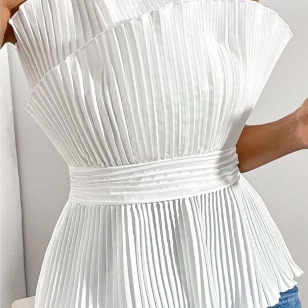 SHEIN White Pleated Strapless Blouse